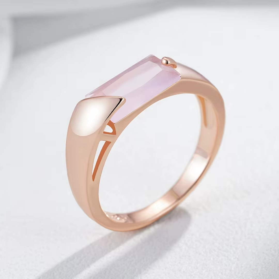 Bague Contemporaine en Or Rose avec Cristal Rose