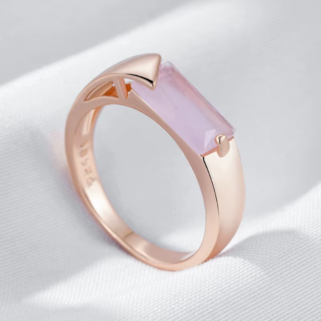 Bague Contemporaine en Or Rose avec Cristal Rose