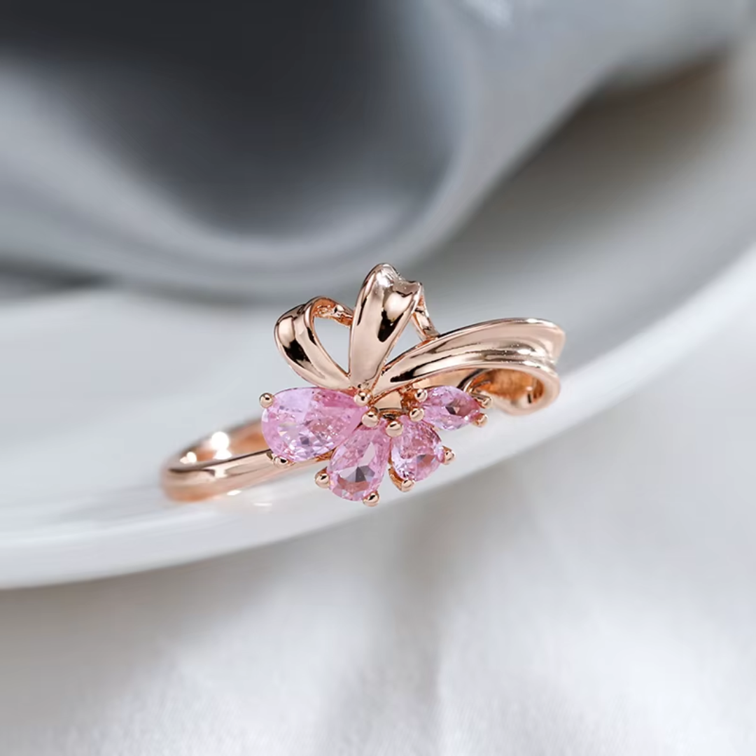 Bague en Or Rose avec Cristaux Roses en Forme de Fleur