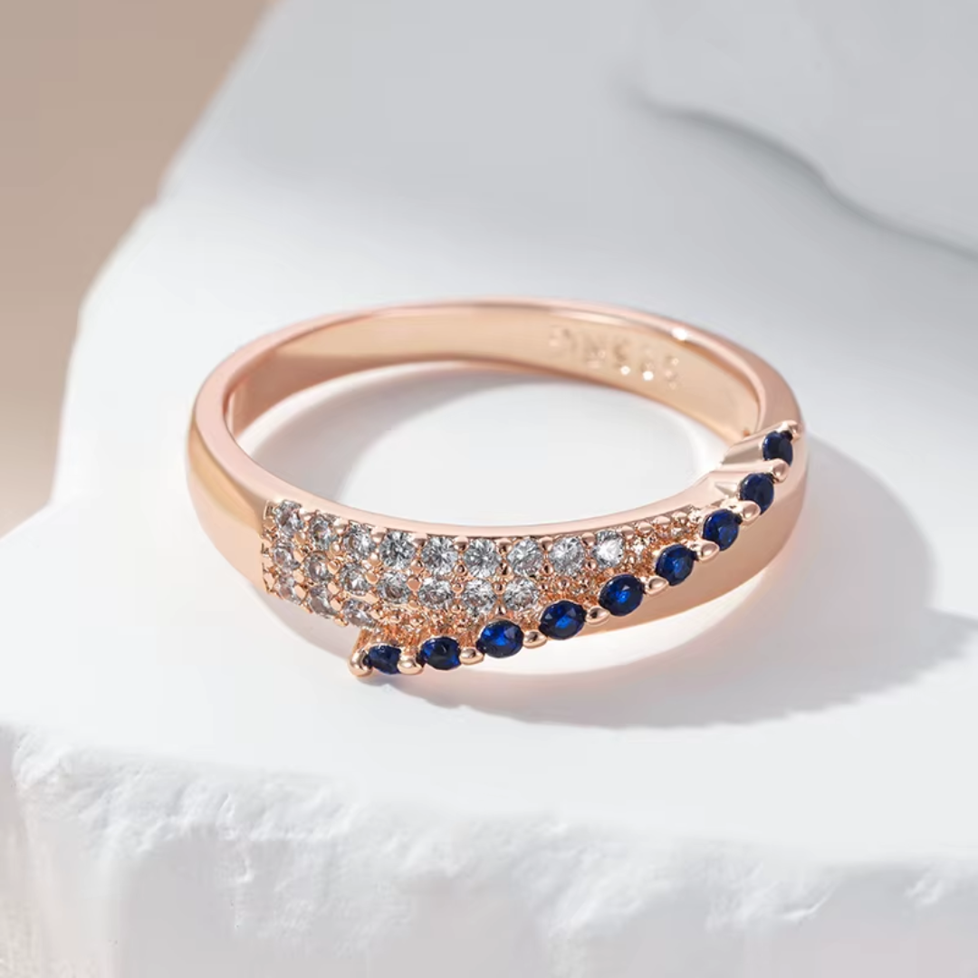 Bague en Or Rose avec Pierres Bleues et Cristaux Étincelants