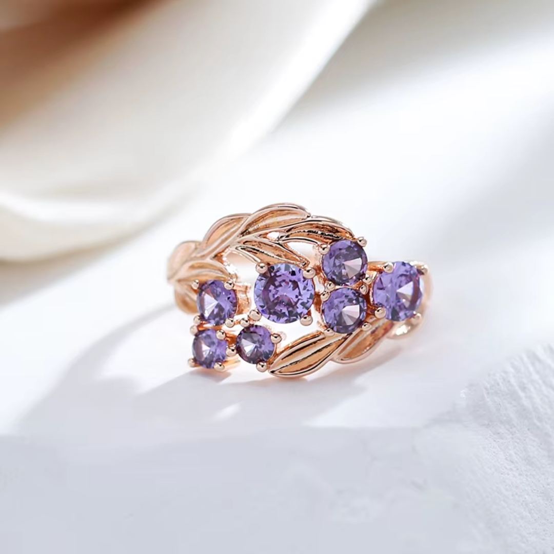 Bague en Or Rose avec Pierres Violettes et Motif Feuillage
