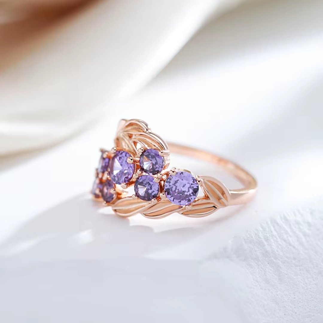 Bague en Or Rose avec Pierres Violettes et Motif Feuillage