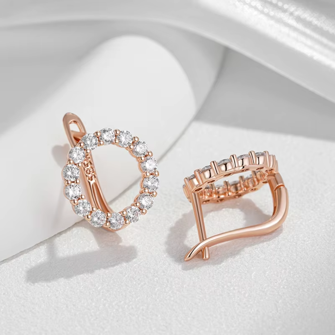 Boucles d'Oreilles en Or Rose avec Cercle en Zircones Blanches