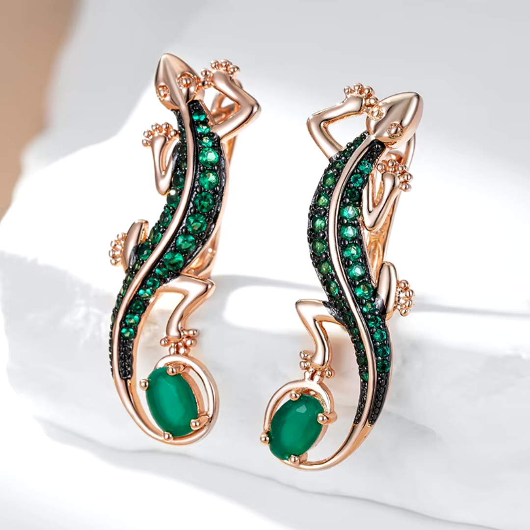 Boucles d’Oreilles en Or Rose avec Design Lézard et Cristaux Verts
