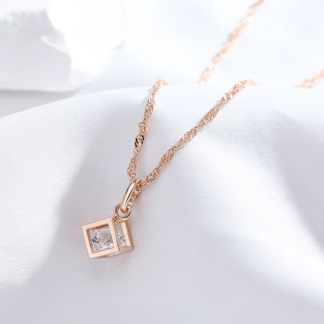 Collier Cube en Or Rose avec Cristal Transparent