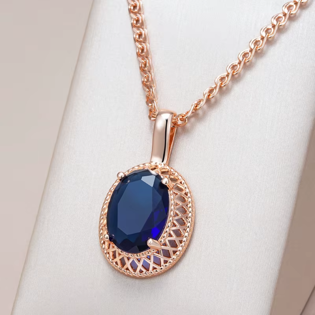 Collier Dentelle en Or Rose avec Cristal Bleu