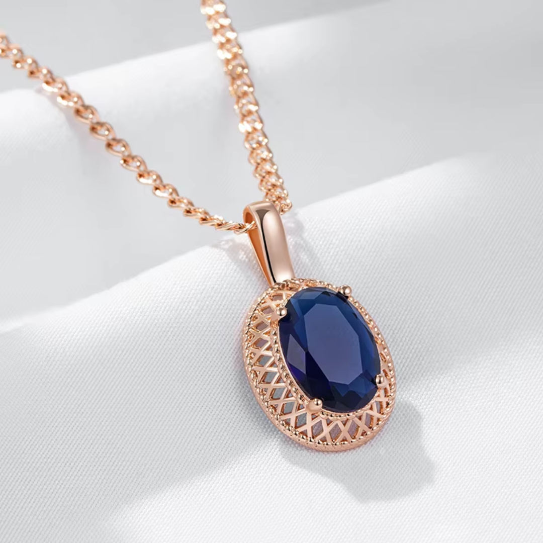 Collier Dentelle en Or Rose avec Cristal Bleu