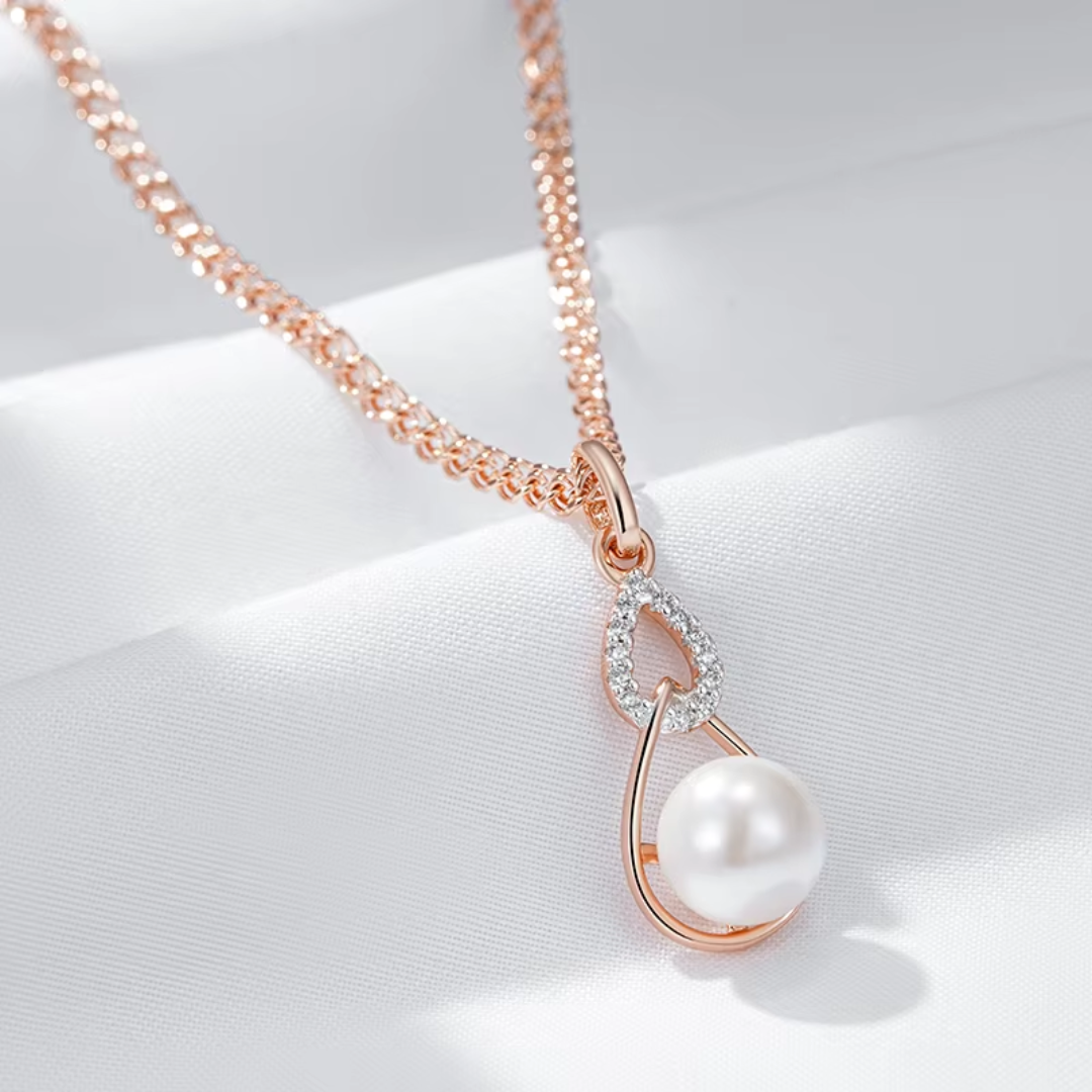 Collier Élégance en Or Rose avec Perle et Détails en Zircone