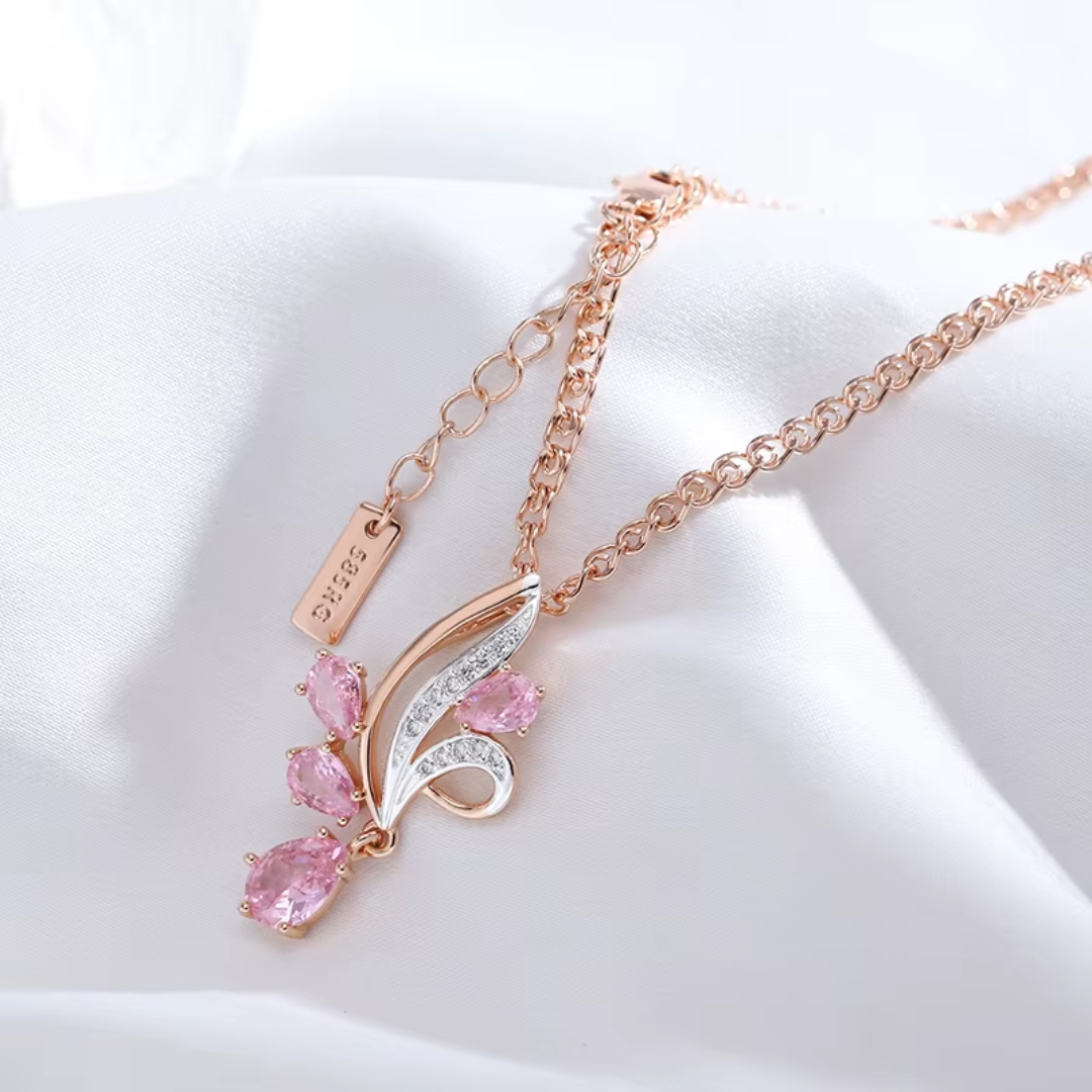 Collier Fleur en Or Rose avec Cristaux Roses et Détails en Argent