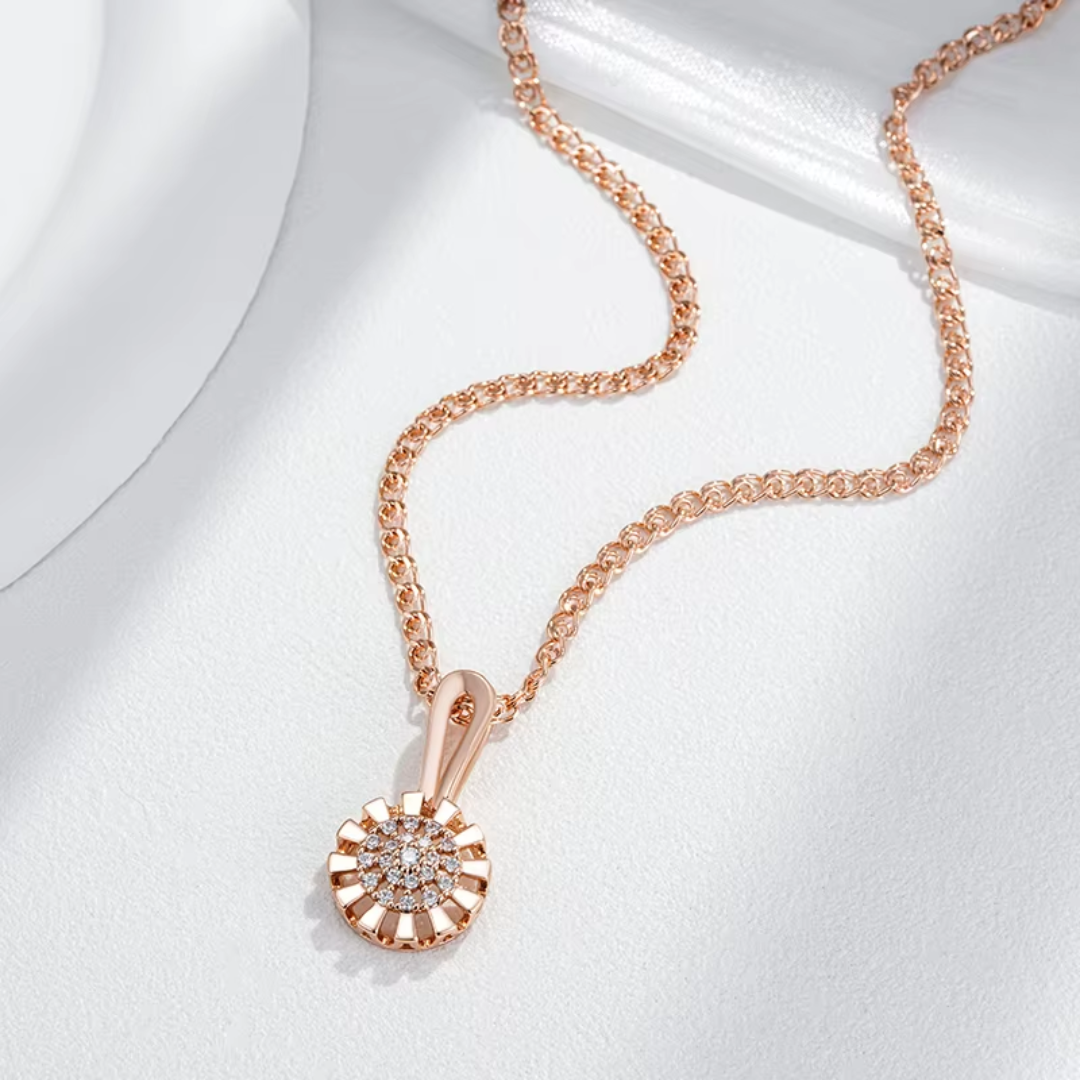 Collier Solaire en Or Rose avec Détails en Zircone