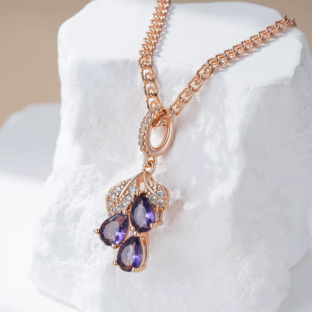 Collier en Or Rose Élégance Feuilles avec Cristaux