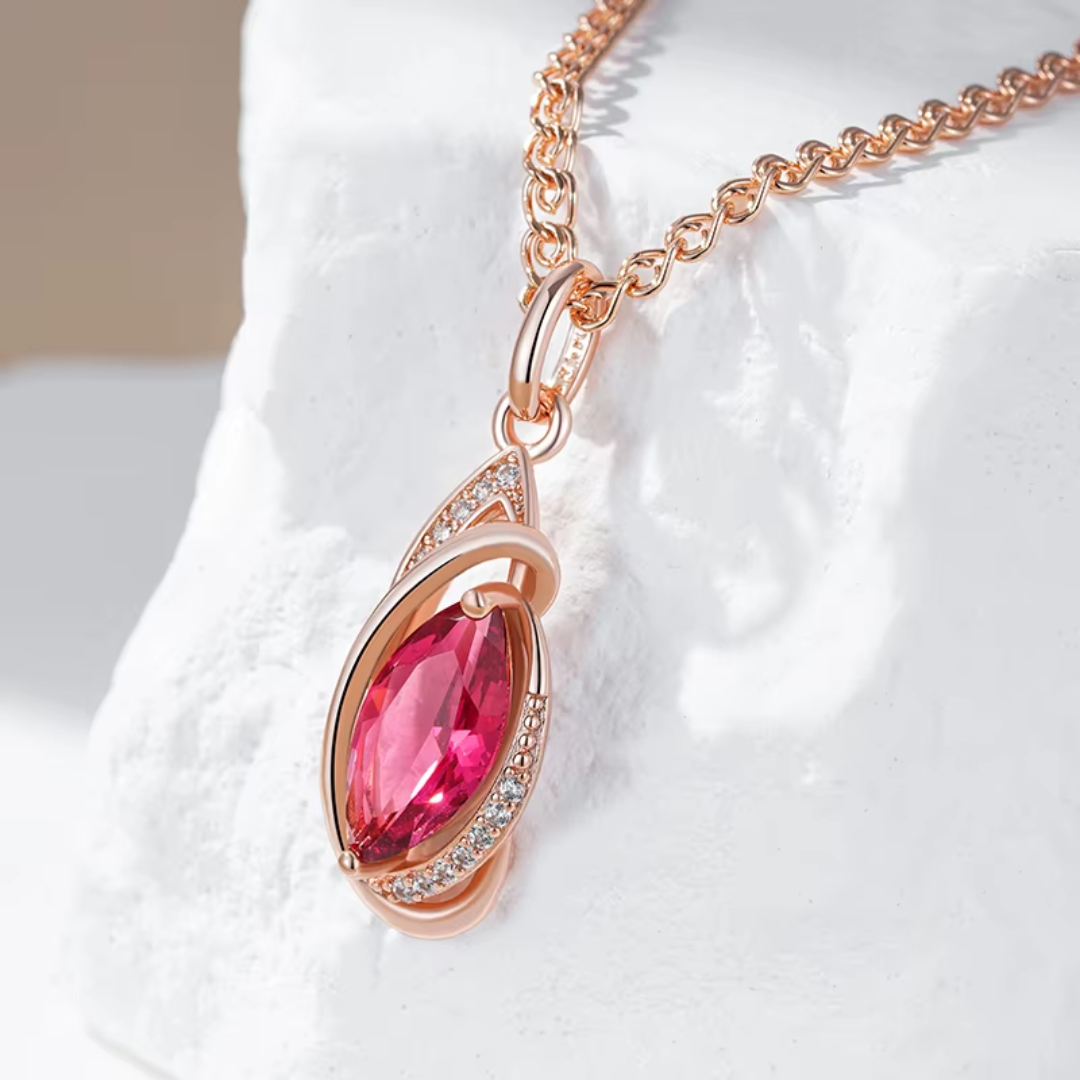Collier en Or Rose avec Cristal Rouge et Zirconias
