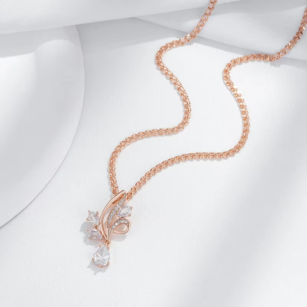 Collier en Or Rose avec Cristaux Blancs