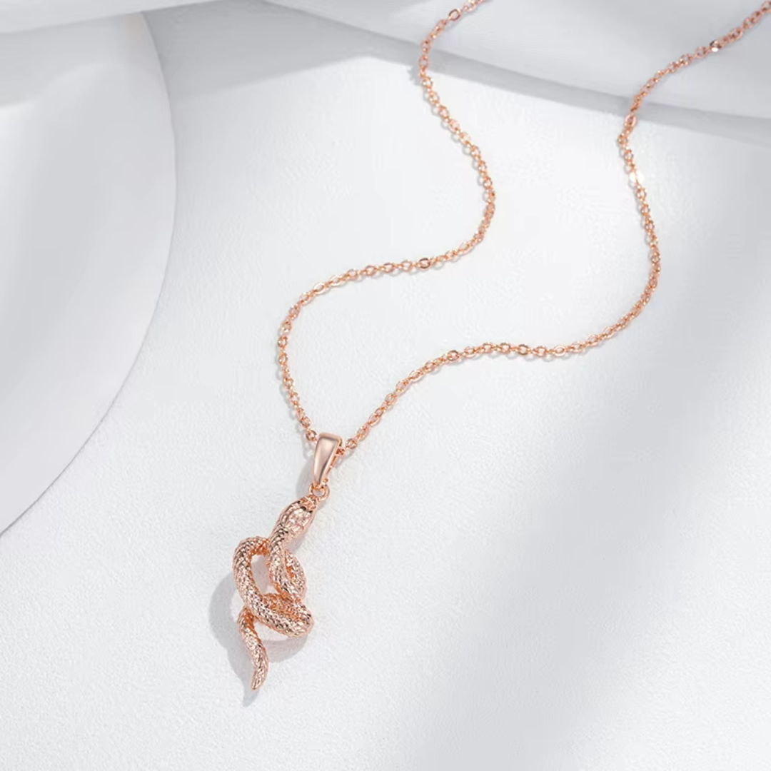 Collier en Or Rose avec Pendentif Serpent Texturé