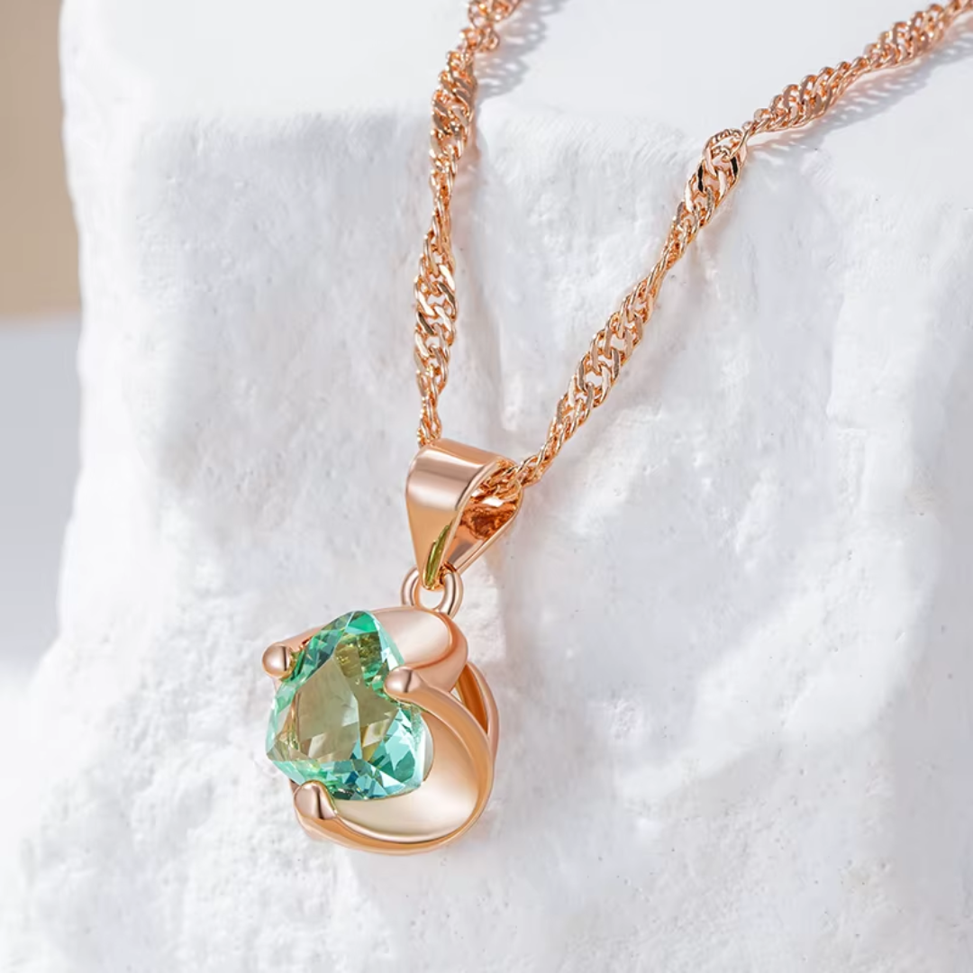 Collier en Or Rose avec Pendentif Triangulaire en Cristal Vert