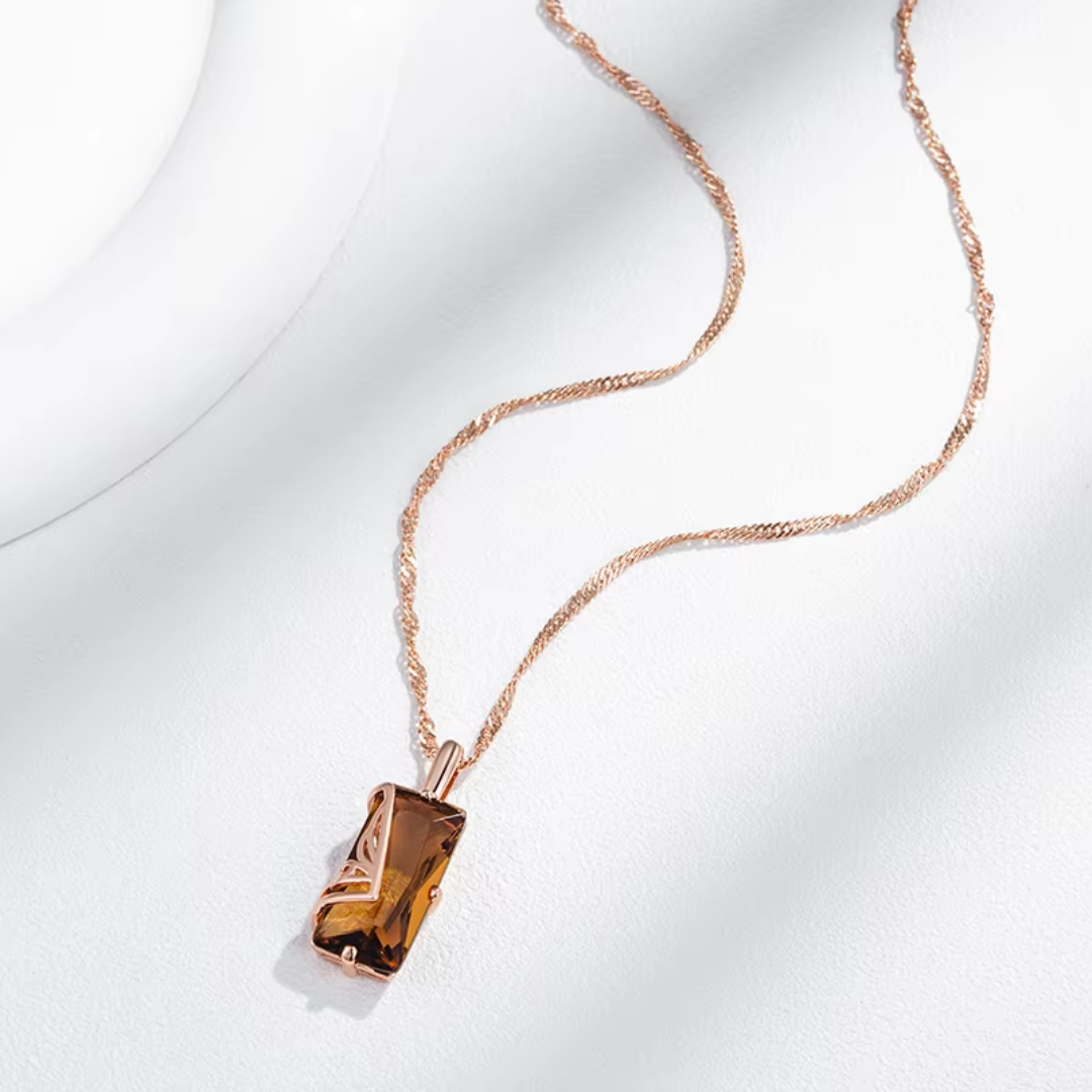 Collier en Or Rose avec Pendentif en Cristal Ambre