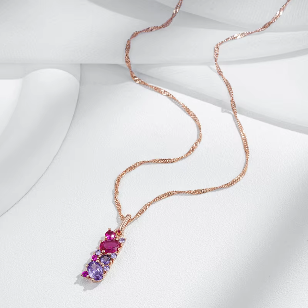 Collier en Or Rose avec Pendentif en Cristaux Violets et Roses
