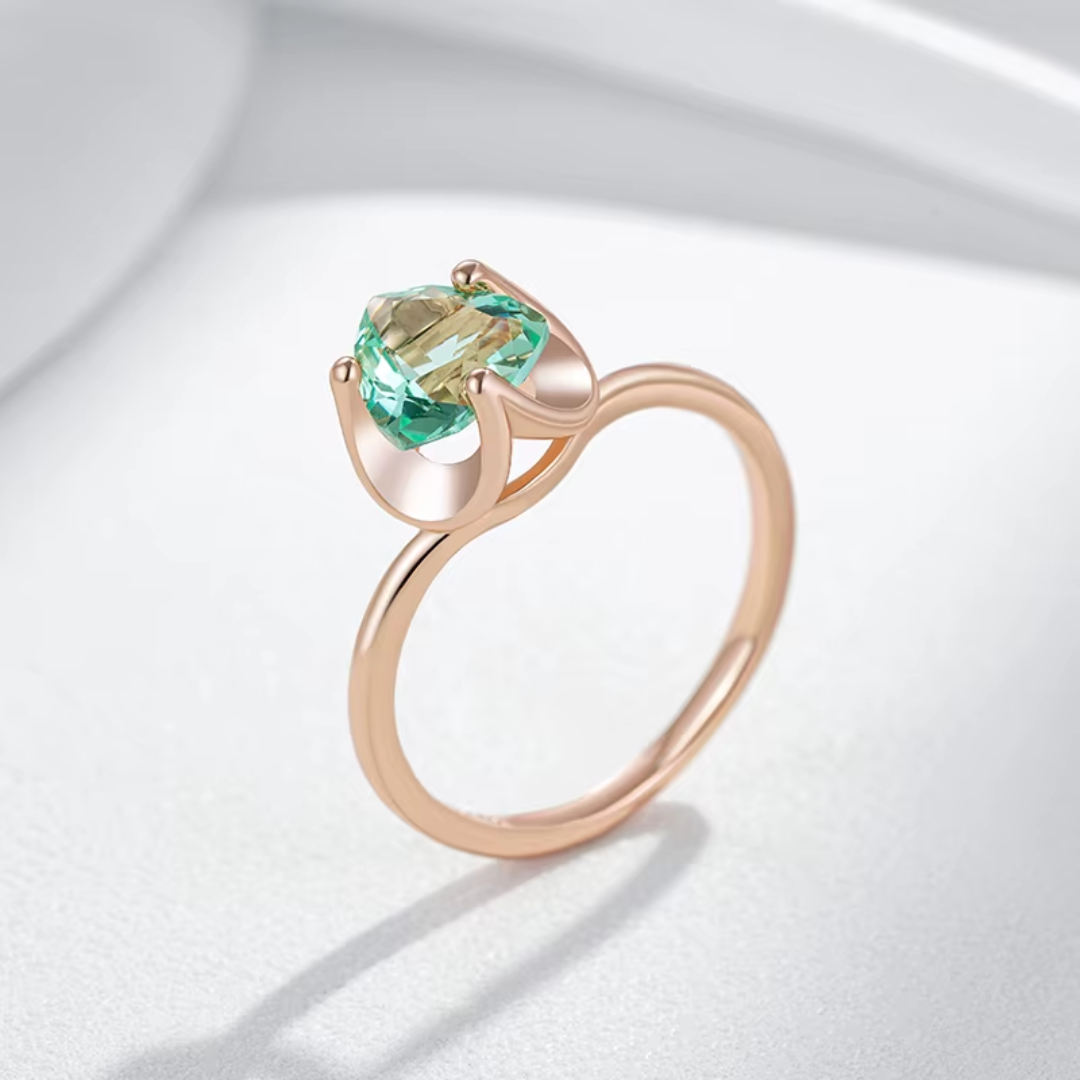 Bague Minimaliste en Or Rose avec Cristal Vert