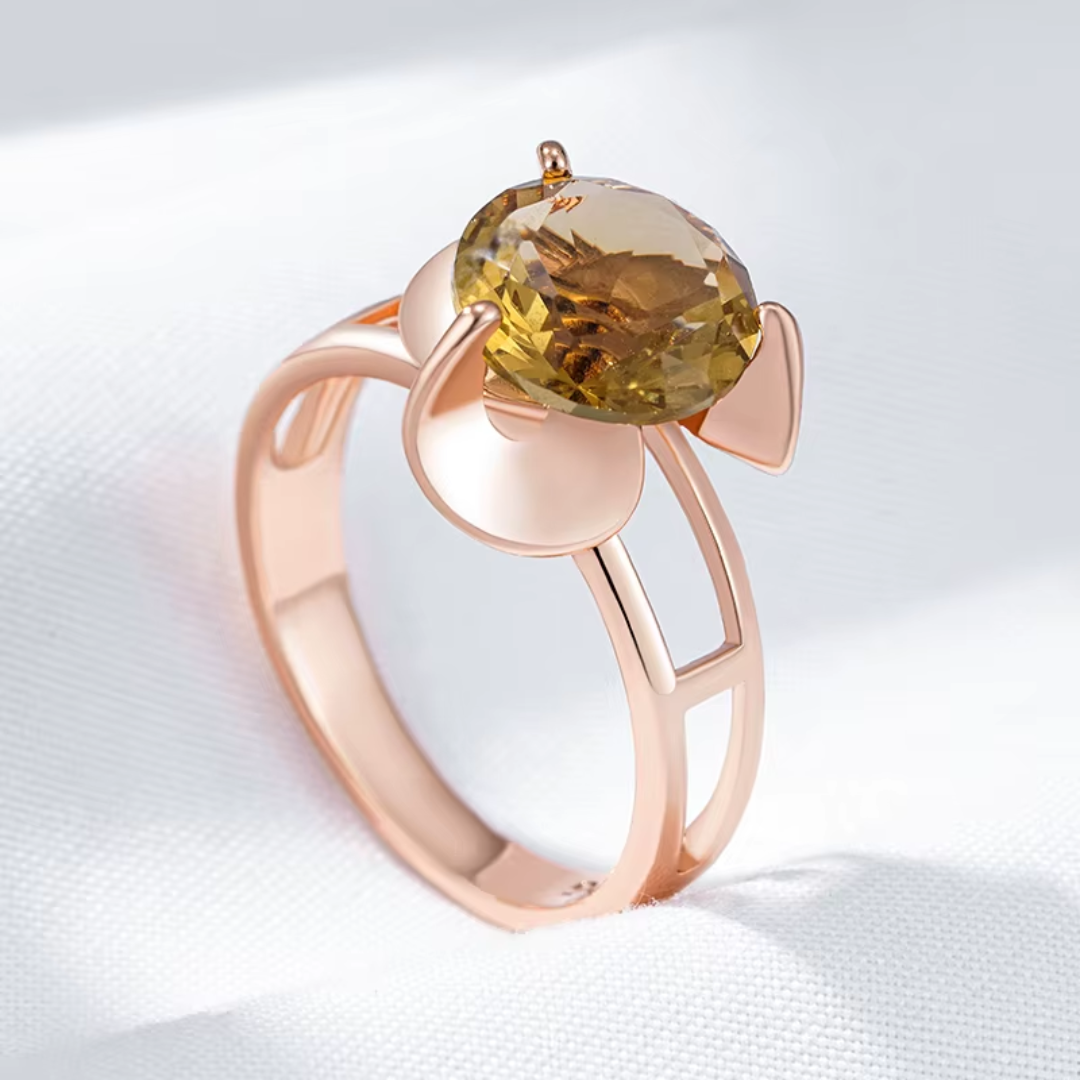 Bague Solitaire Citrine en Or Rose au Design Moderne