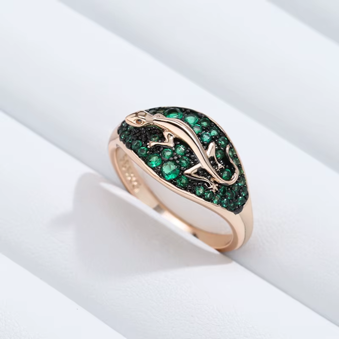 Bague en Or Rose avec Lézard et Cristaux Verts