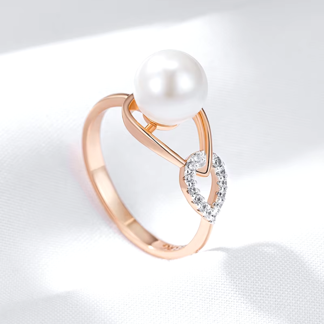 Bague en Or Rose avec Perle et Détails en Cœur de Zircon