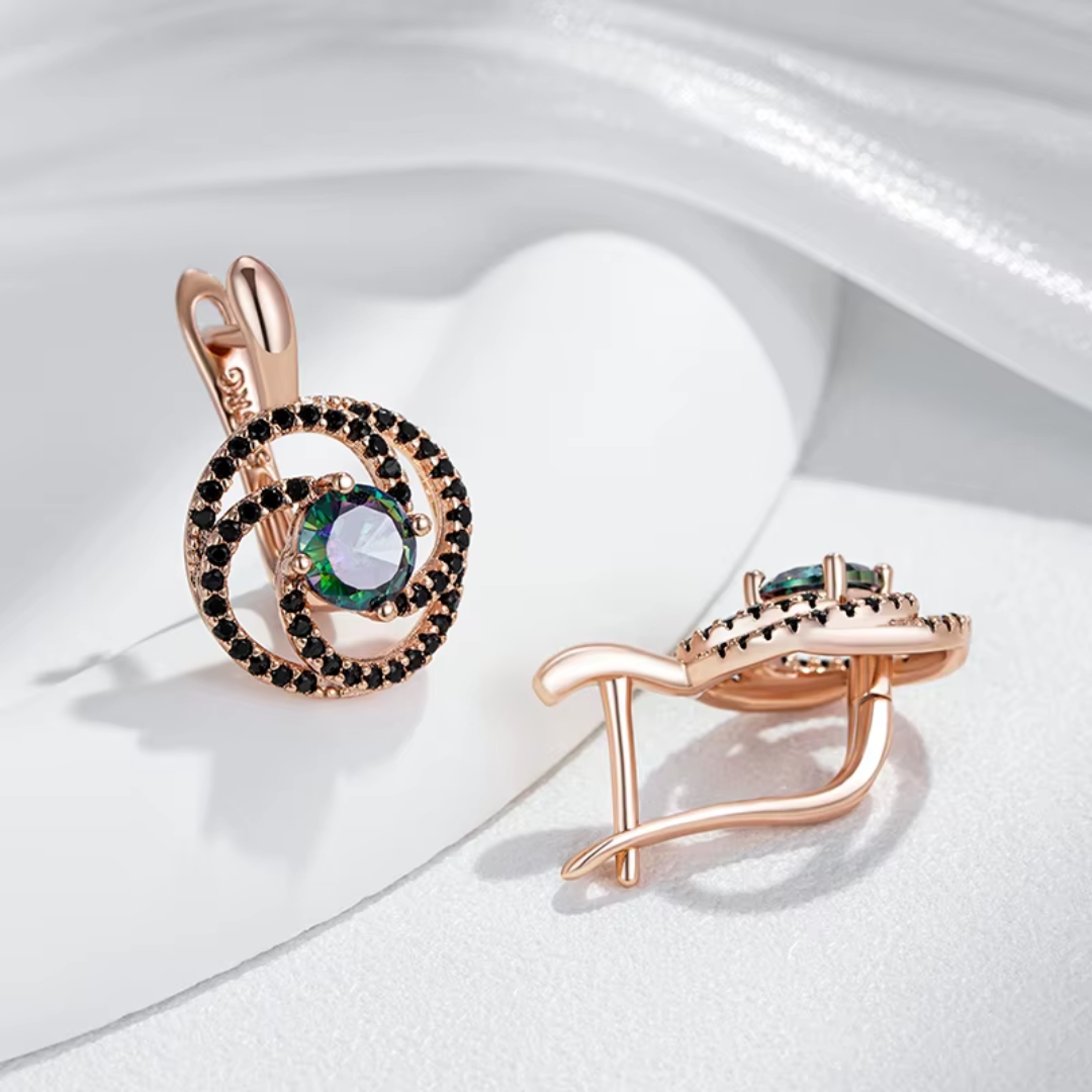 Boucles d'Oreilles en Or Rose avec Cristaux Multicolores et Détails en Zircone Noire
