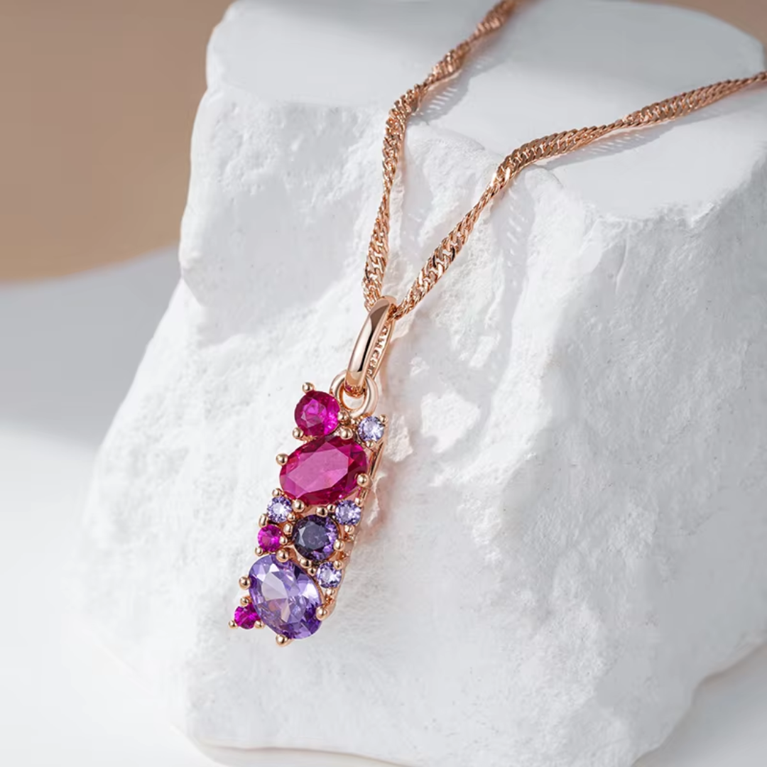 Collier en Or Rose avec Pendentif en Cristaux Violets et Roses